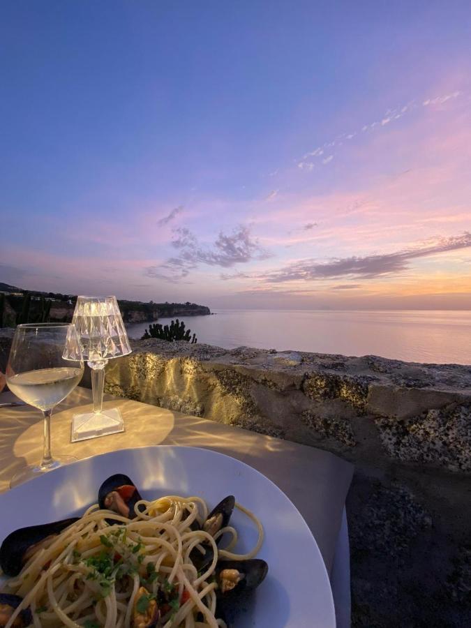 Mediterranean Boutique Hotel Тропея Экстерьер фото