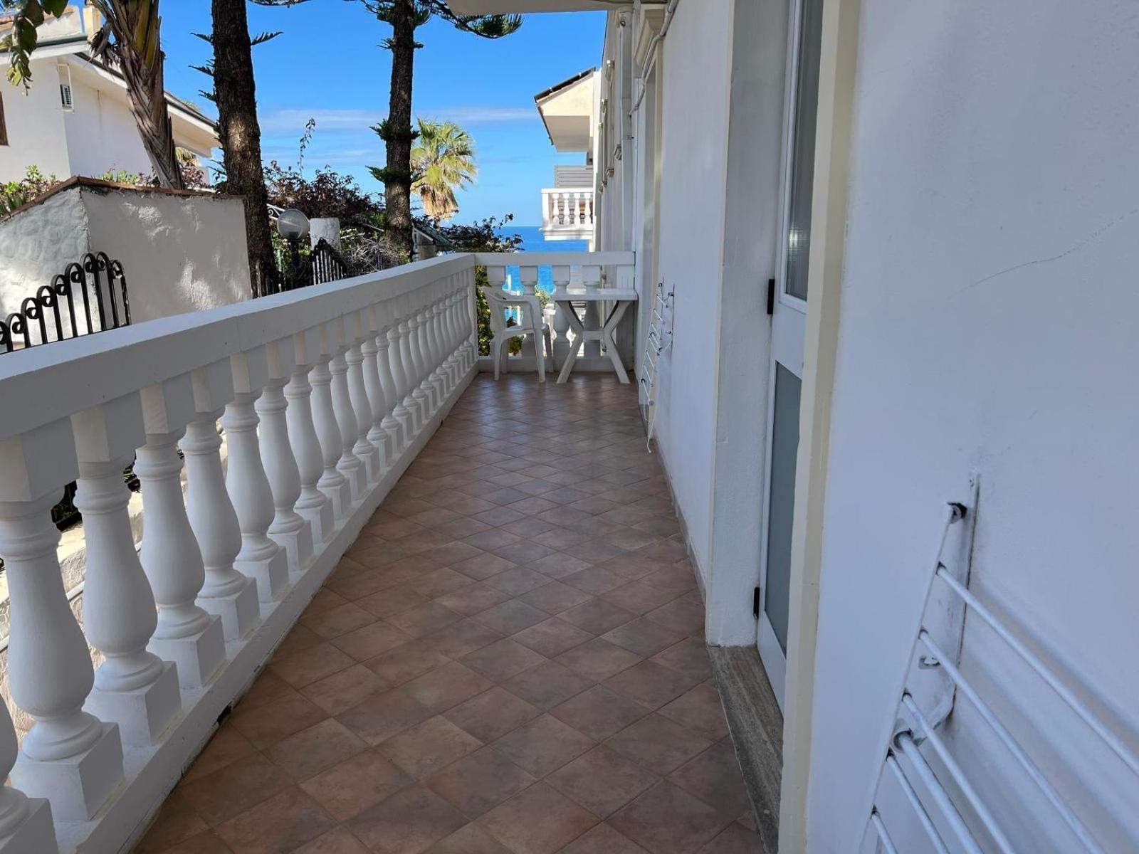 Mediterranean Boutique Hotel Тропея Экстерьер фото