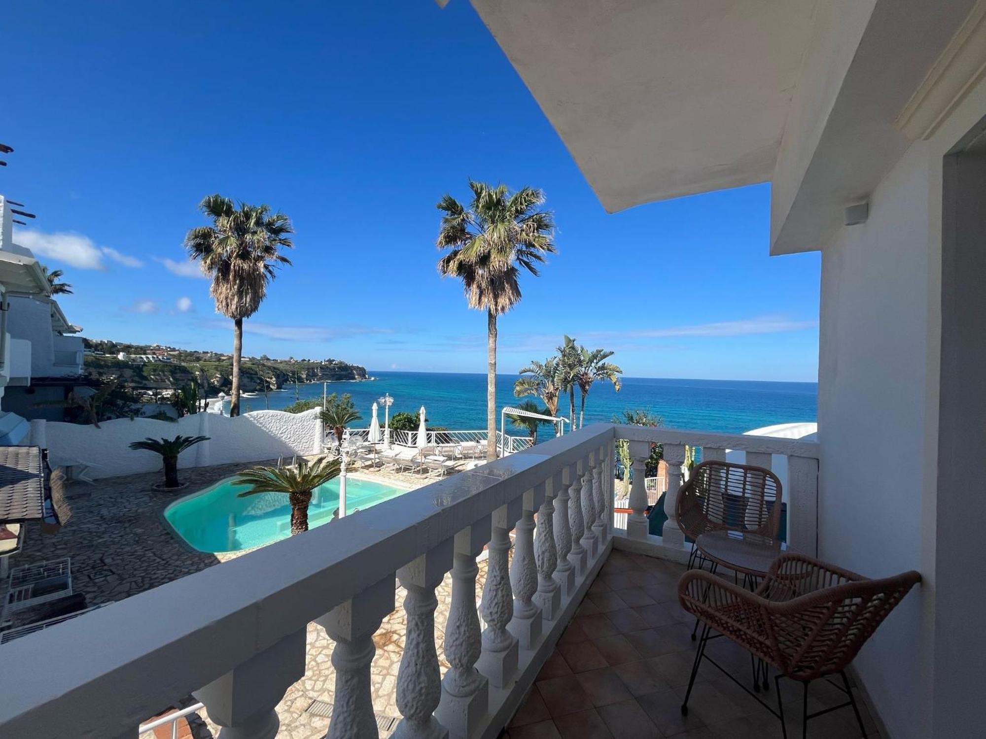 Mediterranean Boutique Hotel Тропея Экстерьер фото